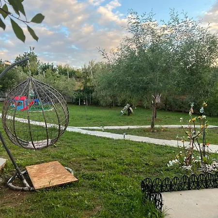 Village -garden House Daias
